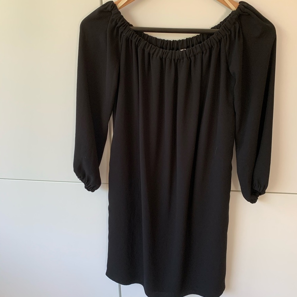 Aritzia of the shoulder dress